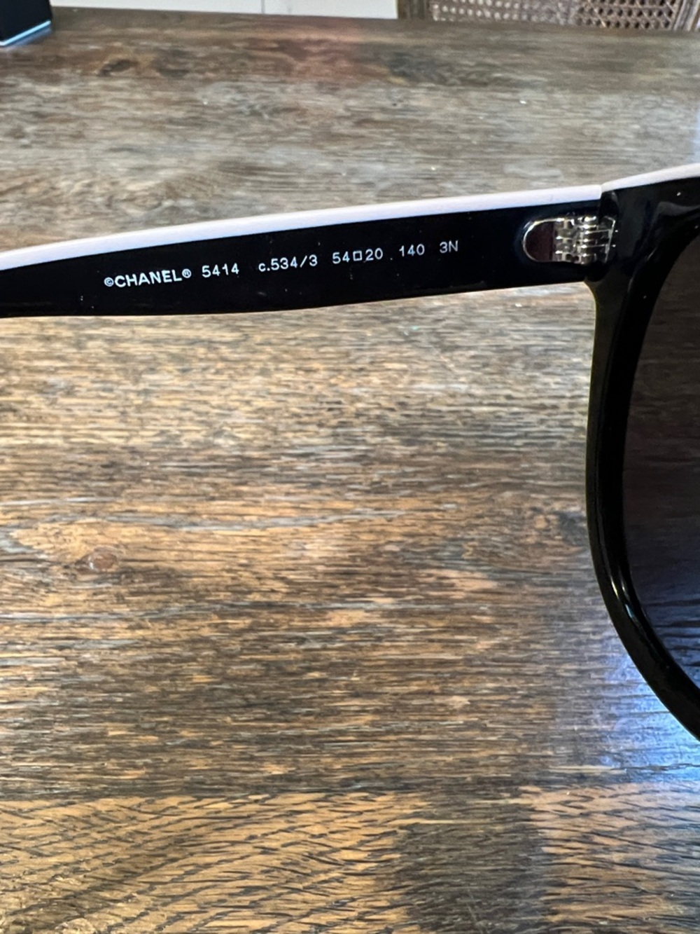 CHANEL Black and Beige Cat-Eye Sunglasses with Logo Trim - Picture 5 of 8